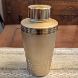 Vintage MIRRO 1960's Gold Cocktail / Martini Shaker